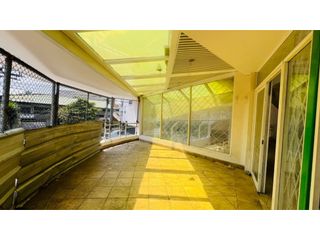 Foto 2 de Rumipamba, Casa  Comercial en  Renta, 800m2, 27 Ambientes.