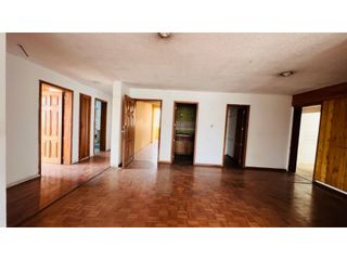 Rumipamba, Casa  Comercial en  Renta, 800m2, 27 Ambientes.