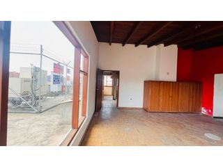 Rumipamba, Casa  Comercial en  Renta, 800m2, 27 Ambientes.