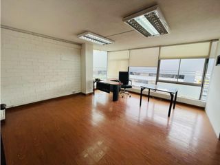 Foto 2 de Iñaquito, Oficina en  Renta, 120m2, 3 Ambientes .