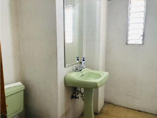 Foto 12 de Iñaquito, Oficina en Renta, 52m2, 2 Ambientes.
