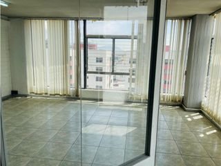 Foto 2 de Iñaquito, Oficina en Renta, 70m2, 3 Ambientes.