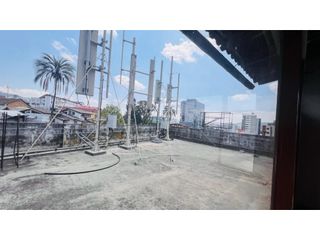 Foto 15 de Rumipamba, Local Comercial en Renta, 300m2, 12 Ambientes.