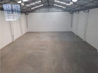 Foto 2 de Sangolqui, Bodega en  Renta, 580m2, 2 Ambientes.