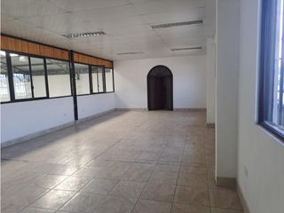 Foto 11 de Sangolqui, Bodega en  Renta, 580m2, 2 Ambientes.