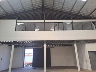Foto 7 de Sangolqui, Bodega en  Renta, 580m2, 2 Ambientes.