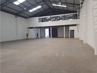 Foto 8 de Sangolqui, Bodega en  Renta, 580m2, 2 Ambientes.