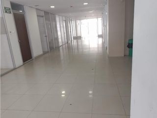 Foto 2 de La Orellana, Oficina en  Renta, 700m2, 14 Ambientes.