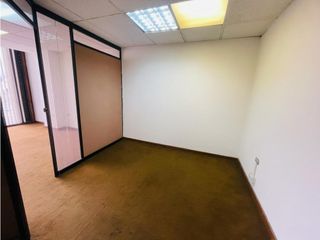 La Mariscal, Oficina en  Renta, 340m2, 12 Ambientes.