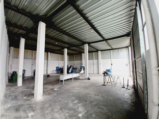 Foto 6 de Carcelén, Galpón en  Renta, 300m2, 1 Ambiente.