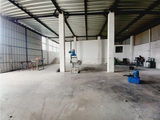 Foto 12 de Carcelén, Galpón en  Renta, 300m2, 1 Ambiente.