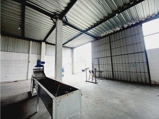 Foto 3 de Carcelén, Galpón en  Renta, 300m2, 1 Ambiente.