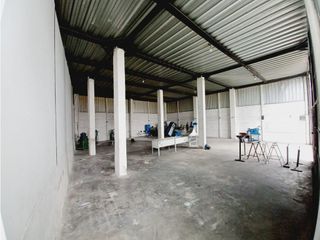 Foto 18 de Carcelén, Galpón en  Renta, 300m2, 1 Ambiente.