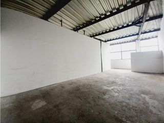 Foto 13 de Carcelén, Galpón en  Renta, 300m2, 1 Ambiente.