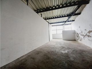 Foto 14 de Carcelén, Galpón en  Renta, 300m2, 1 Ambiente.