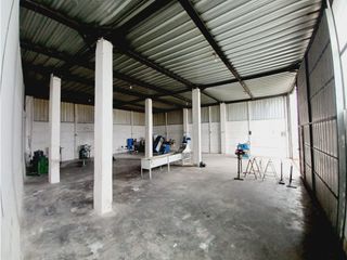 Foto 10 de Carcelén, Galpón en  Renta, 300m2, 1 Ambiente.
