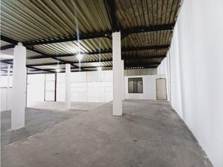 Foto 15 de Carcelén, Galpón en  Renta, 300m2, 2 Ambientes.