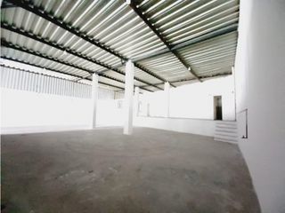 Foto 1 de Carcelén, Galpón en  Renta, 300m2, 2 Ambientes.