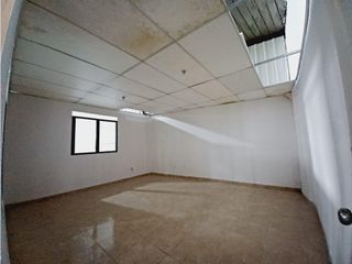Foto 14 de Carcelén, Galpón en  Renta, 300m2, 2 Ambientes.