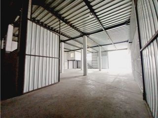 Foto 11 de Carcelén, Galpón en Renta, 240m2, 2 Ambiente.