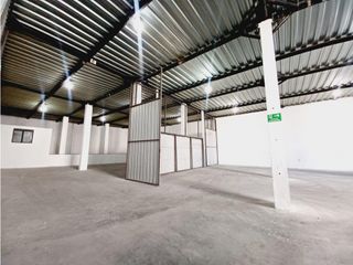 Foto 1 de Carcelén, Galpón en Renta, 240m2, 2 Ambiente.