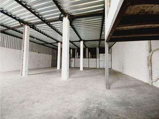 Foto 7 de Carcelén, Galpón en Renta, 240m2, 2 Ambiente.