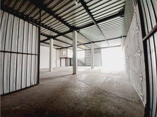 Foto 12 de Carcelén, Galpón en Renta, 240m2, 2 Ambiente.