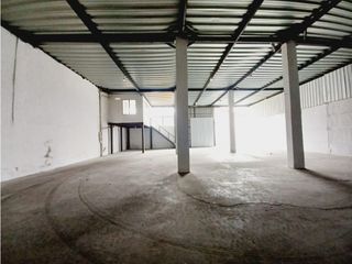 Foto 10 de Carcelén, Galpón en Renta, 240m2, 2 Ambiente.