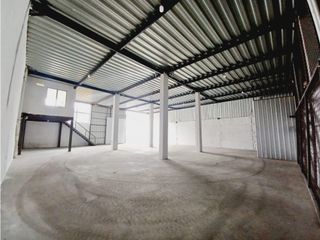 Foto 3 de Carcelén, Galpón en Renta, 240m2, 2 Ambiente.