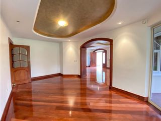 Foto 4 de Cumbayá, Casa en  Renta, 480m2, 4 Habitaciones.