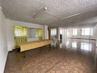Foto 9 de Jipijapa, Oficina en  Renta, 200m2, 4 Ambientes.