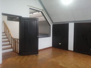 Foto 4 de Cotocollao, Casa Comercial en  Renta, 300m2, 6 Ambientes .