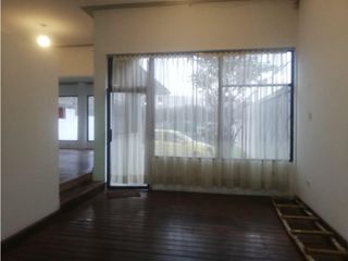 Foto 8 de Cotocollao, Casa Comercial en  Renta, 300m2, 6 Ambientes .