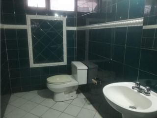 Foto 6 de Cotocollao, Casa Comercial en  Renta, 300m2, 6 Ambientes .