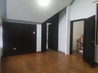 Foto 5 de Cotocollao, Casa Comercial en  Renta, 300m2, 6 Ambientes .