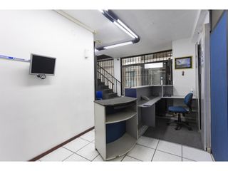 Foto 1 de El Batán, Local Comercial u Oficina en  Renta, 150,98m2, 9 Ambientes.