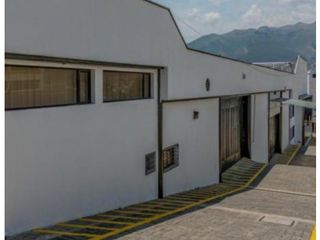 Foto 10 de Santa Lucia, Galpón en  Renta, 2500m2, 30 Ambientes.