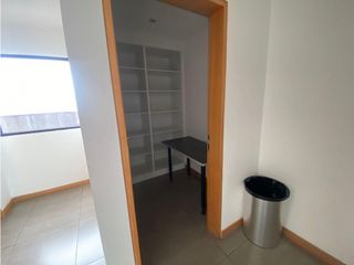 Foto 28 de 12 de Octubre, Oficina en  Renta, 190m2, 4 Ambientes.