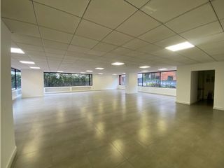Foto 14 de 12 de Octubre, Oficina en  Renta, 190m2, 4 Ambientes.