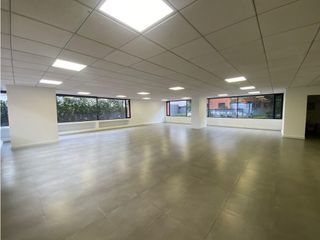 Foto 10 de 12 de Octubre, Oficina en  Renta, 190m2, 4 Ambientes.