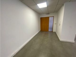 Foto 13 de 12 de Octubre, Oficina en  Renta, 190m2, 4 Ambientes.