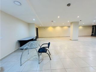 Foto 13 de El Jardín, Edificio Clifford Local Comercial  en Venta, 130m2, 1 Ambiente, 2 Baños, 1 Bodega.