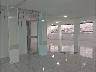 Sangolqui sector la Tola, Local Comercial en Renta, 360m2, 7Ambientes.