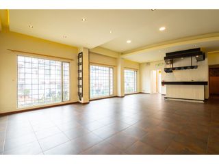Foto 1 de La Floresta, Casa Comercial en Renta, 125m2 4 Ambientes.