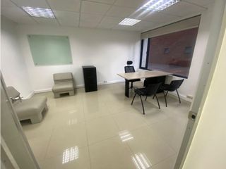 12 de Octubre, Oficina en  Renta, 220m2, 1 Ambiente.