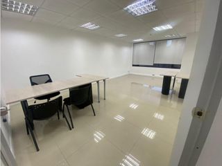 12 de Octubre, Oficina en  Renta, 220m2, 1 Ambiente.