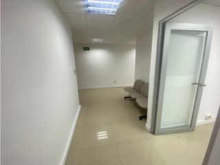 12 de Octubre, Oficina en  Renta, 220m2, 1 Ambiente.