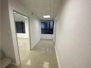 12 de Octubre, Oficina en  Renta, 220m2, 1 Ambiente.