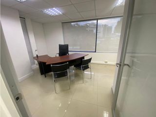 12 de Octubre, Oficina en  Renta, 220m2, 1 Ambiente.