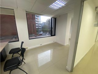 12 de Octubre, Oficina en  Renta, 220m2, 1 Ambiente.